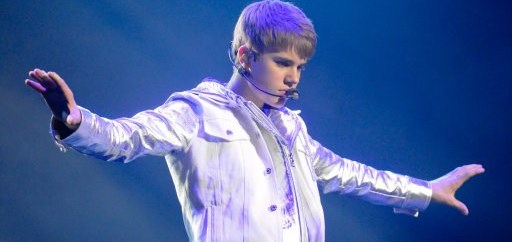 Justin Bieber İngiltereyi Salladı