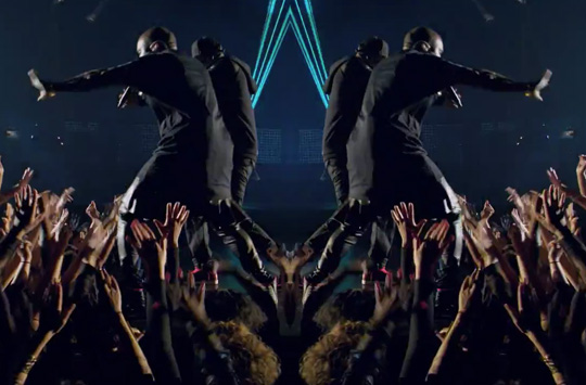 Jay-Z & Kanye West – Niggas In Paris