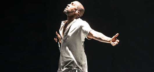 Kanye West New Jersey'de Sahne Aldı – Sahnede ırkçılıkla ilgili açıklamlarda bulundu.