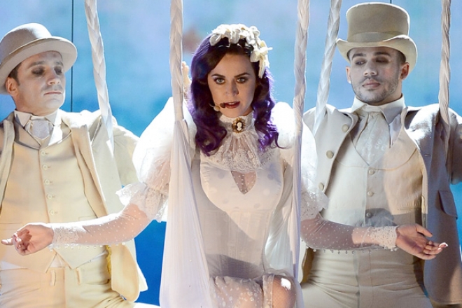 Katy Perry – Wide Awake (Live Performance-@Billboard)