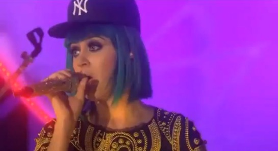 Katy Perry – Niggas In Paris