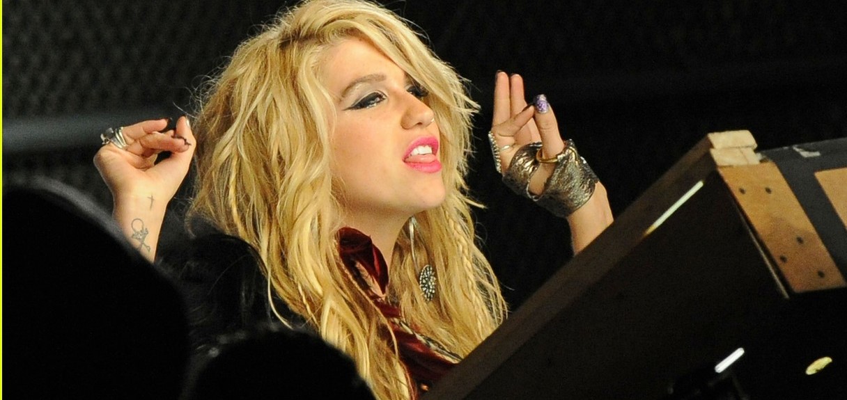 Kesha'dan Yeni Bir Çılgınlık;