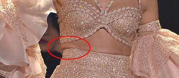 Jennifer Lopez'in Yanlış Elbise Seçimi!