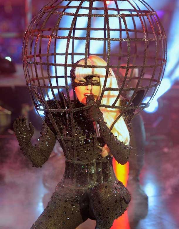 Lady Gaga – Marry The Night & Born This Way – Live Performance