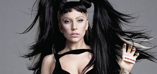 Lady Gaga, V Magazine Dergisine Soyundu