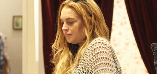 Lindsay Lohan'ın Bacakları Morluklar İçinde
