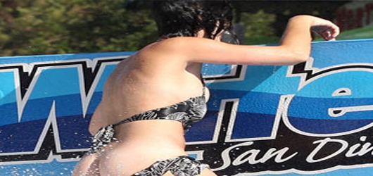 Katy Perry Bikinisinin Azizliğine Uğradı