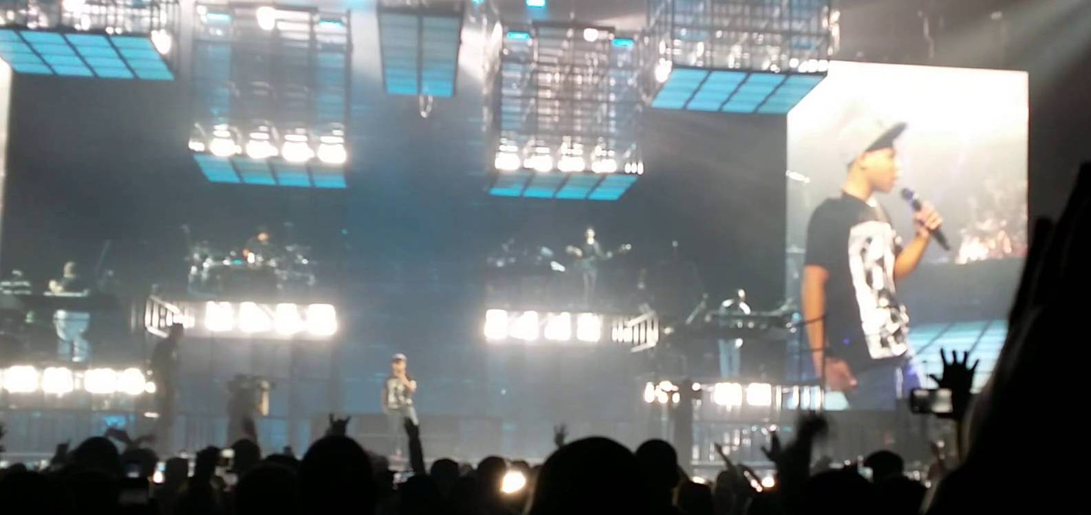 Sahneye atlayan çocuk şov yaptı.. – Jay Z konserinde şok performans