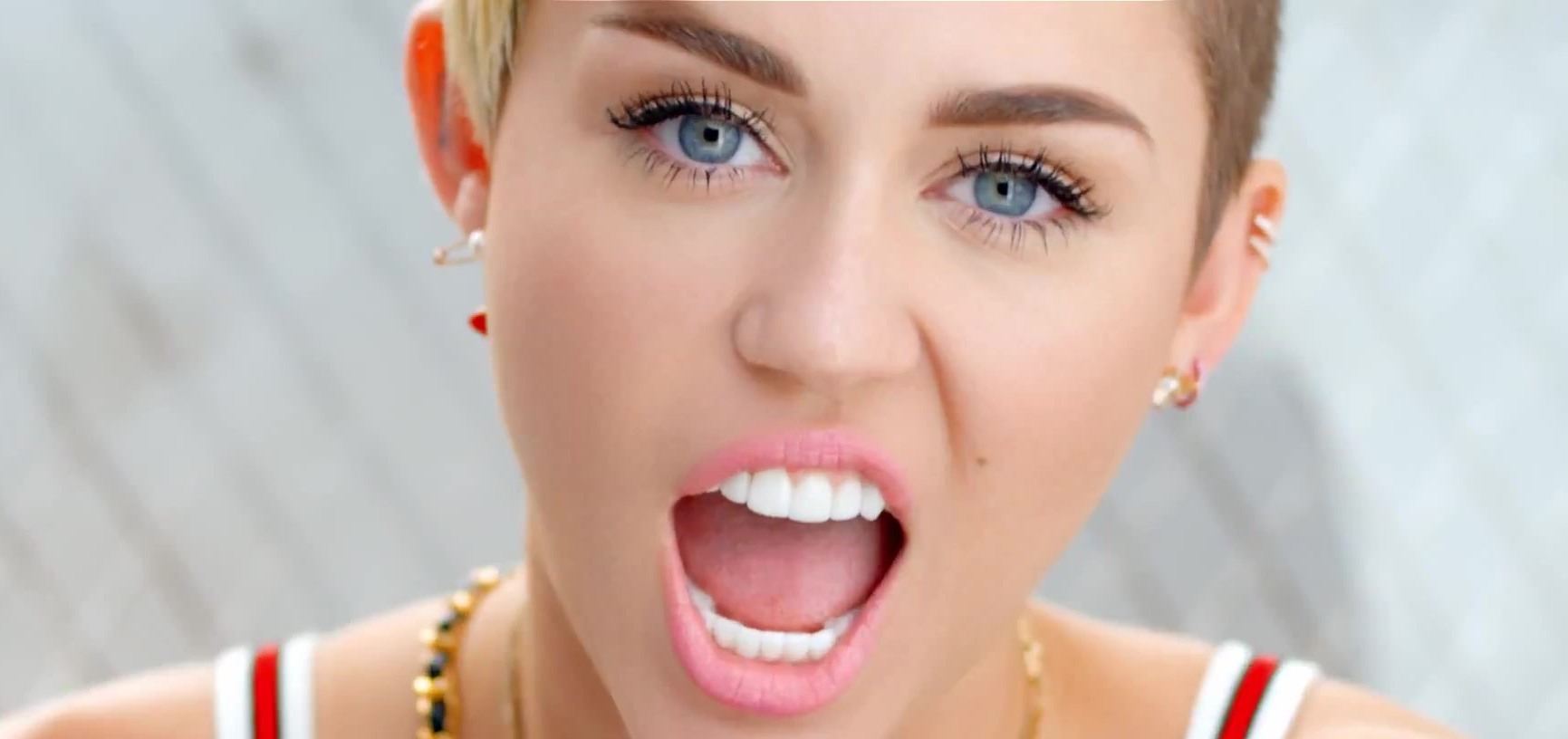 Miley Çabuk Unutuyor