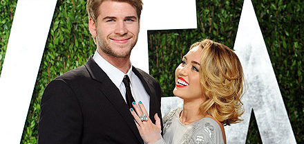 Miley Cyrus ve Liam Hemsworth Nişanlandı