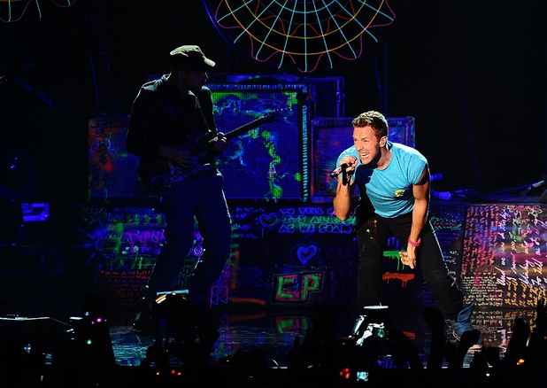 Coldplay – Charlie Brown (@Brit Awards – Live Performance)