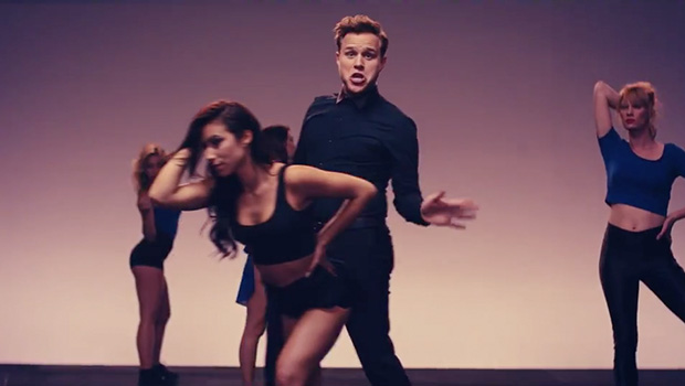 Olly Murs – Wrapped Up ft. Travie McCoy