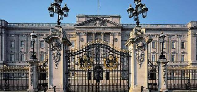 Buckingham Sarayı'nda Güvenlik Skandalı..