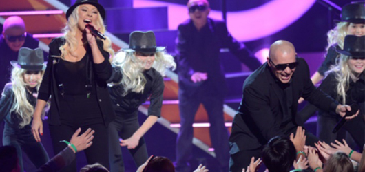 Pitbull ft. Christina Aguilera – Feel This Moment – Kids' Choice Awards 2013 Performansı