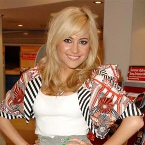 Pixie Lott – Broken Arrow