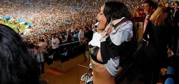 Rihanna'nın gol sevinci!