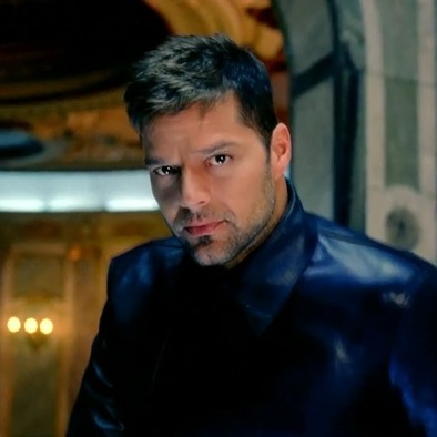 Ricky Martin – Frio (Ft Wisin & Yandel)