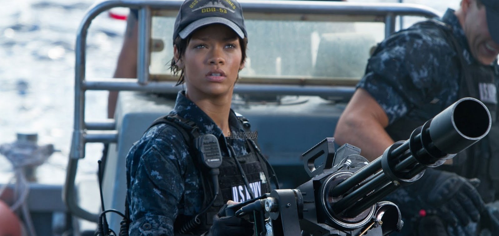 Rihanna'nın Yeni Kamera Arkası Görüntüleri – Rihanna'nın oynadığı 'Battleship' filminin kamera arkası görüntüleri yayınlandı