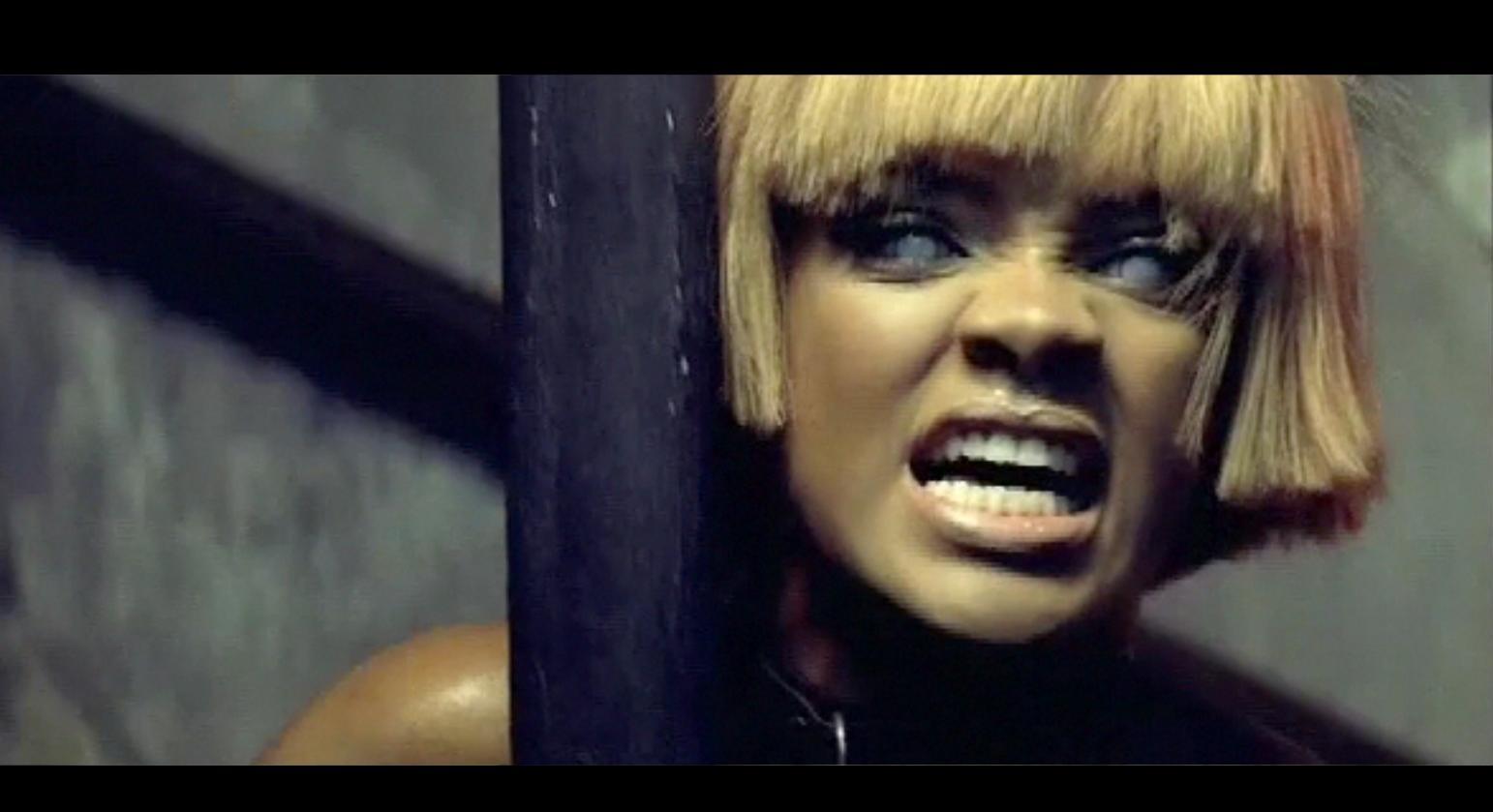 Rihanna – Disturbia