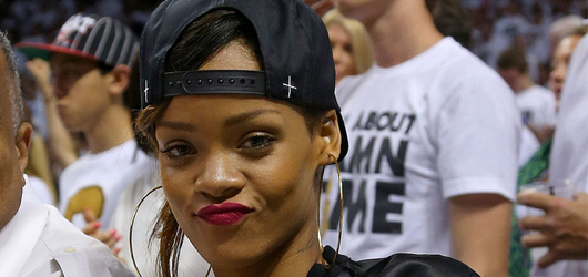 Rihanna Hamile Mi ?
