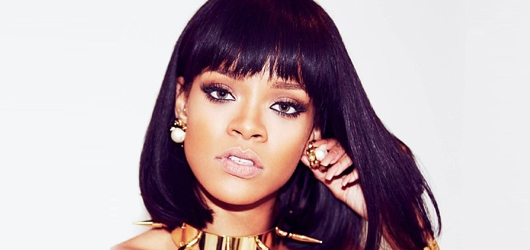 Çıplak poz rihanna Rihanna, ünlü