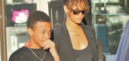 Rihanna kardeşiyle ilk kez görüntülendi!