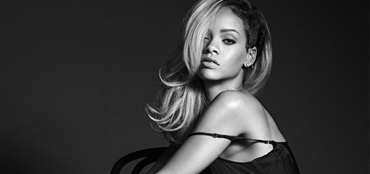 Rihanna'nın Yeni Parfümü – '' Rogue '' yu keşfedin