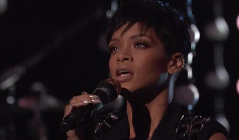 Rihanna – Diamonds (@The Voice)