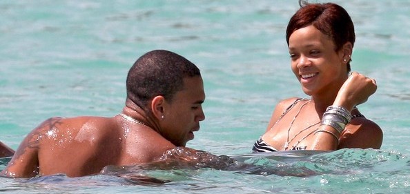 Rihanna ve Chris Brown Birlikte Tatilde Mi ?