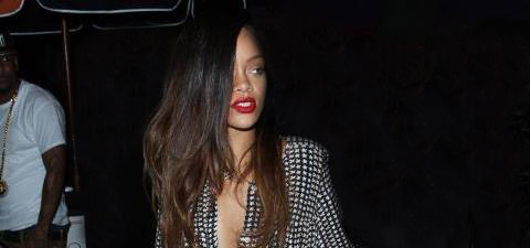 Rihanna'nın Tarzı Yine Çok Farklı