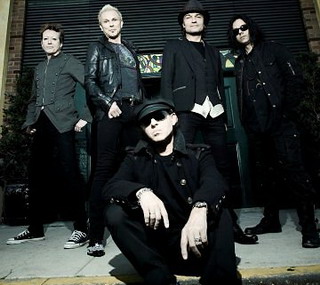 Scorpions'tan son tur