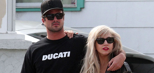 Lady Gaga Sevgilisiyle Görüntülendi