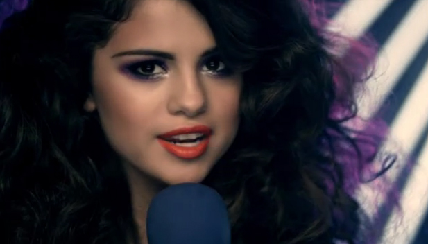 Selena Gomez & The Scene – Love You Like A Love Song