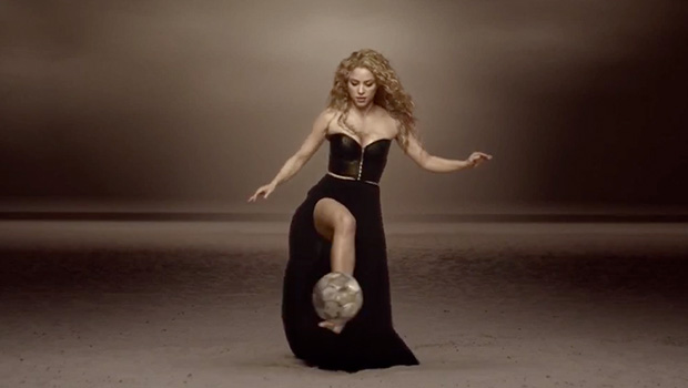 Shakira – La La La ft. Carlinhos Brown (Brazil 2014)