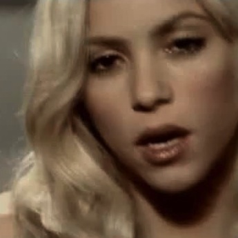 Shakira – Illegal (Ft. Santana)