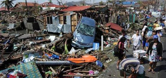 Filipinler'i tayfunun yaraları sarılmamışken bir de deprem vurdu