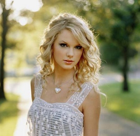 Taylor Swift Kapak Kızı