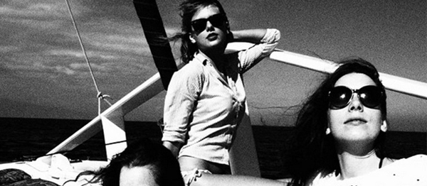 Taylor Swift İlk Kez Bikinili