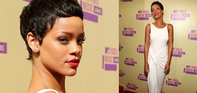 Rihanna Eski Stiline Döndü