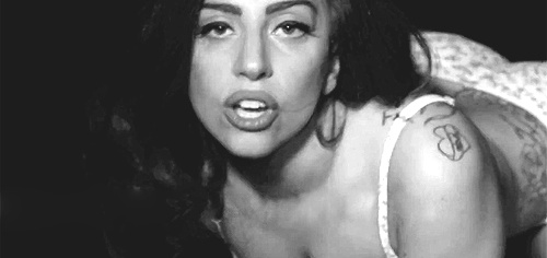Cake'in Teaser'ı Yayınlandı – Lady Gaga yine çok iddialı