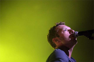 Coldplay – Paradise ( NRJ Awards Live Performance )