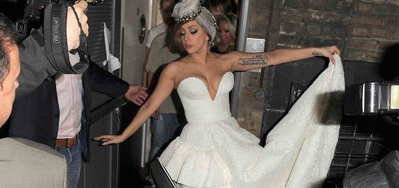 Lady Gaga Evliliğe Hazırlanıyor