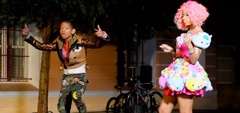 Nicki Minaj'ın Yeni Videosu – Willow ile birlikte çektiği "Fireball" klibinin ön gösterimi