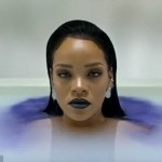 Rihanna Çıplak Bir Şekilde Küvete Girdi – 05
