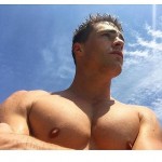 sexiest-instagram-2015-Colton-Haynes-560×560