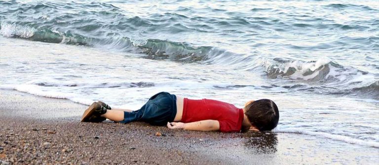 Charlie Hebdo’dan tepki çeken Aylan Kurdi Karikatürü