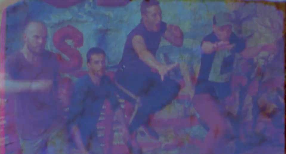 Coldplay Birds Number1 Official Video Klip (HD izle)