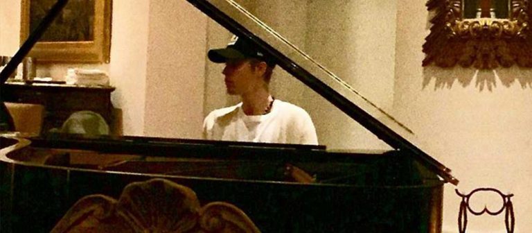 Justin Bieber’ın Piyano Performansı