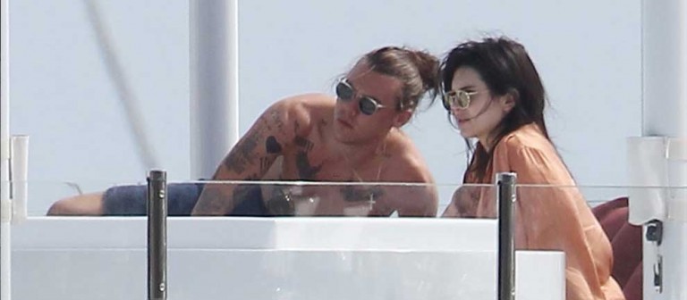 Harry Styles ve Kendall Jenner Birlikte Eve Çıkıyor