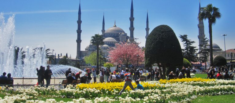 Sultanahmet’te patlama meydana geldi